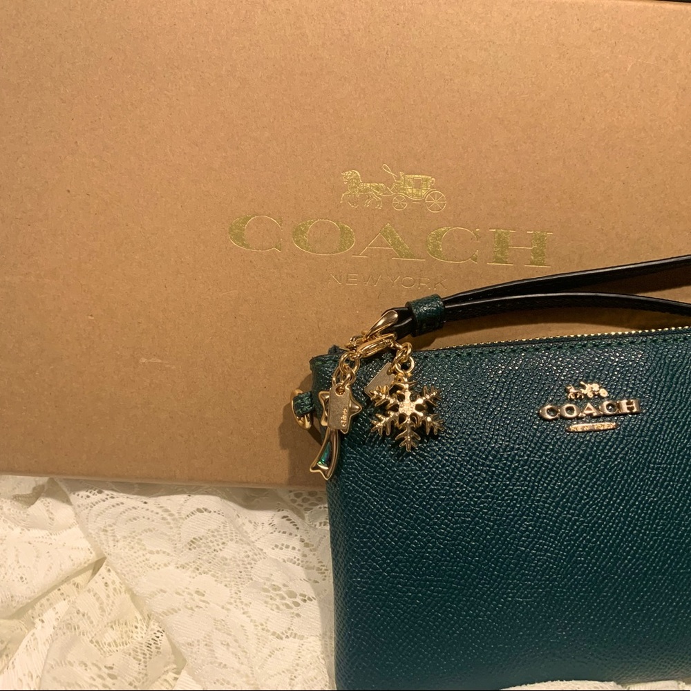 Coach Wristlet with 2 charms- Forest Green -new